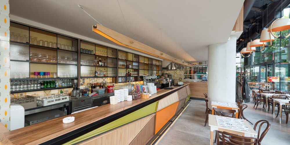 Interior,Of,A,Modern,Urban,Cafeteria